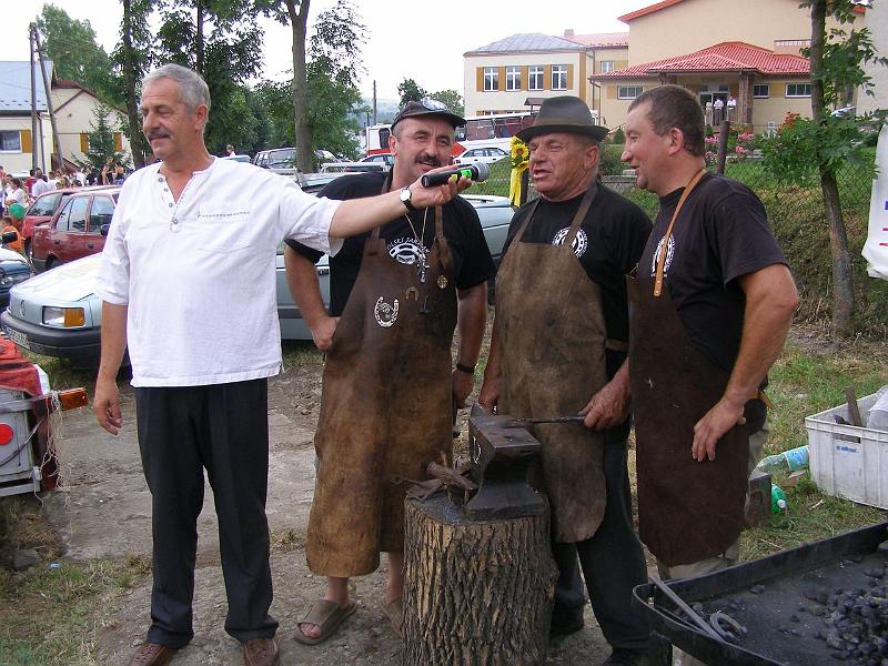 spot folk 07_85.jpg